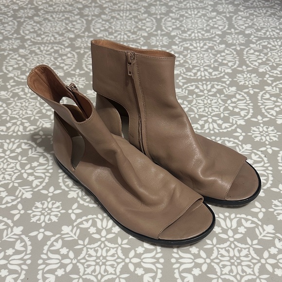 Maison Martin Margiela Shoes - Maison Martin Margiela Taupe Ankle Booties